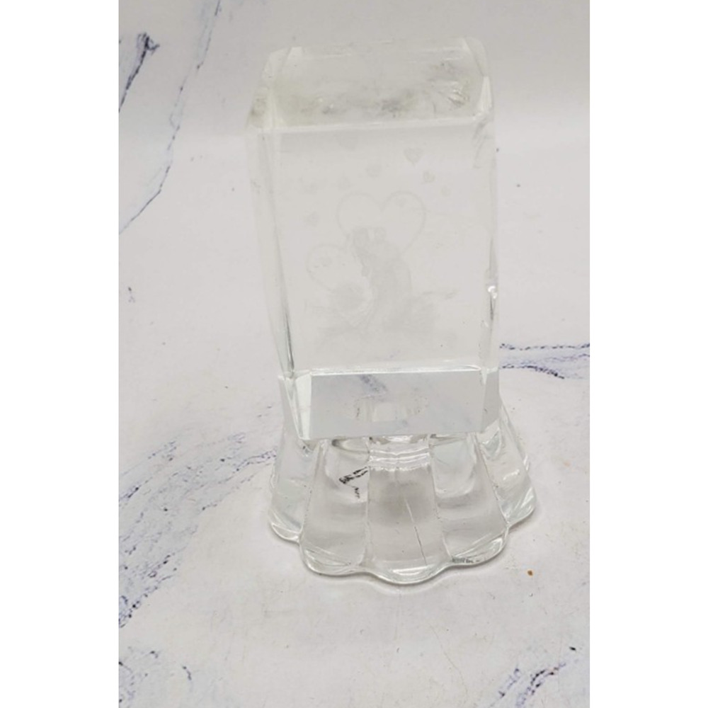 Kissing Couple With Hearts Laser Etched Crystal Glass 3 Inch Cube Paper Weight